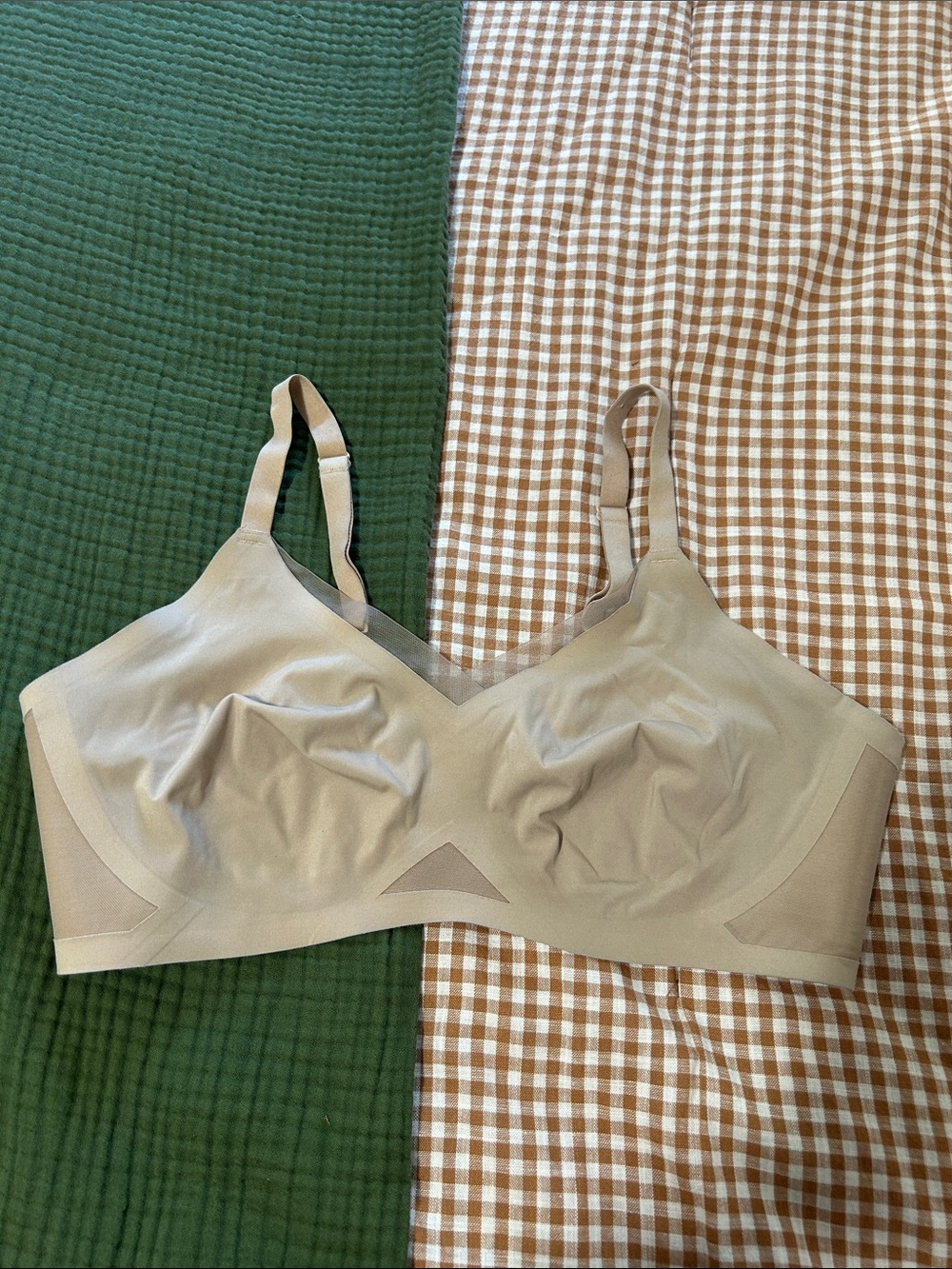 Honeylove CrossOver Bra in Sand